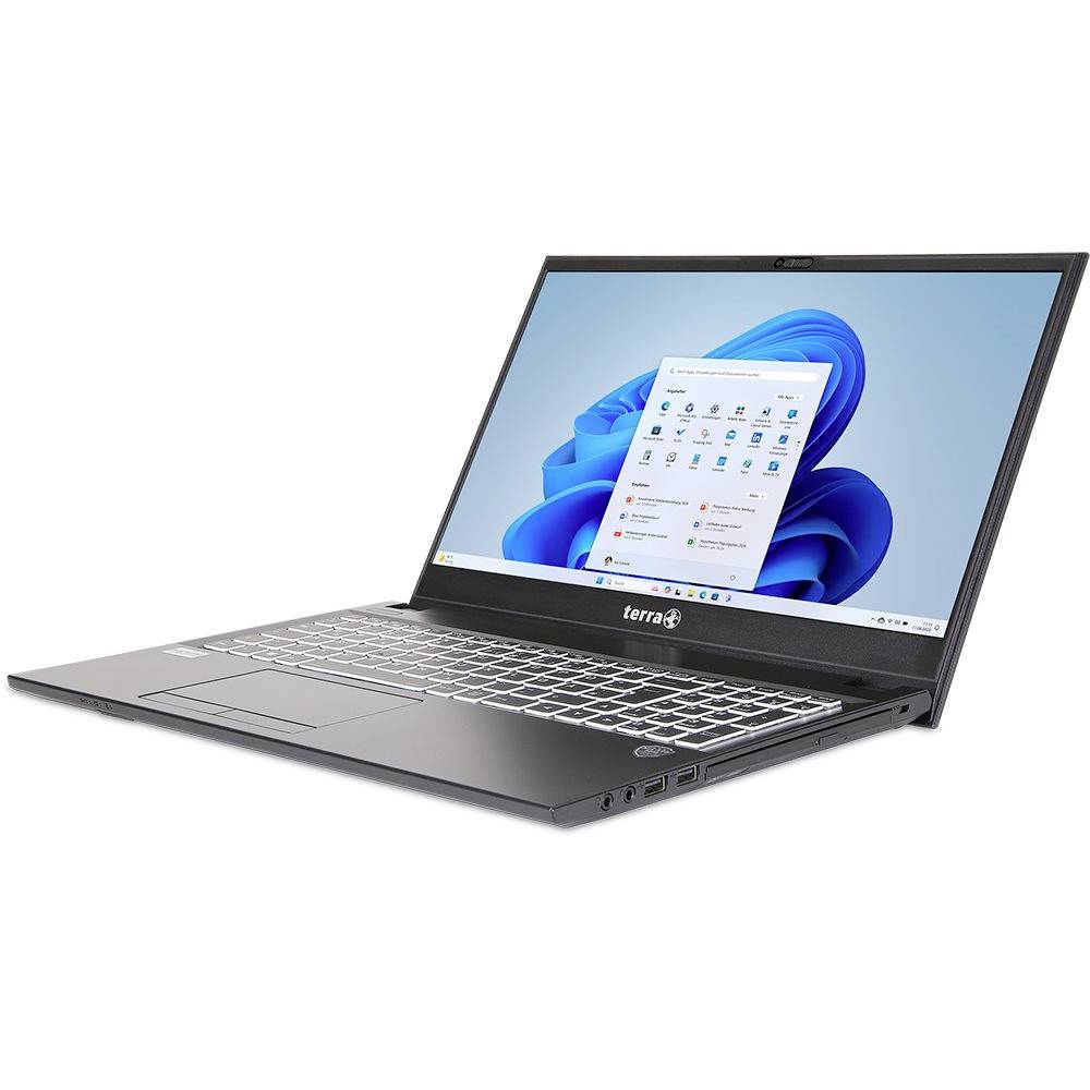 Silberner Laptop auf weißem Hintergrund geöffnet, zeigt den Windows 11-Desktop und das Startmenü auf dem Bildschirm.