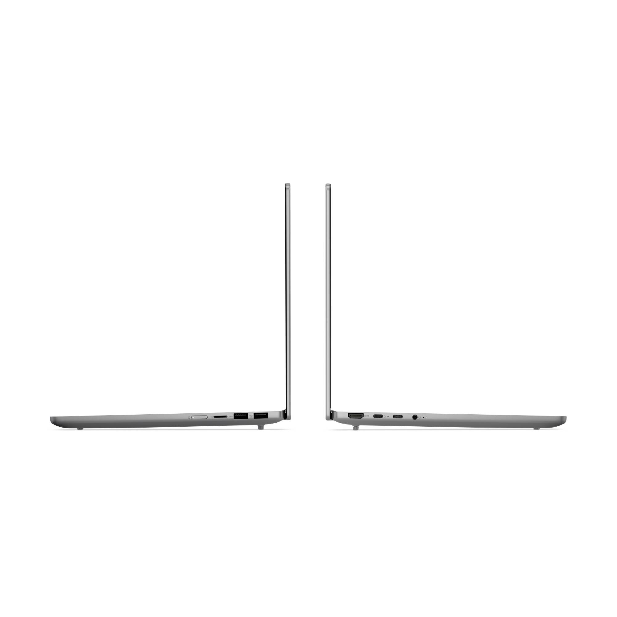 Zwei schlanke silberne Laptops, die von der Seite gezeigt werden, einer geschlossen und einer zu etwa 90 Grad geöffnet, nebeneinander auf weißem Hintergrund angezeigt.
