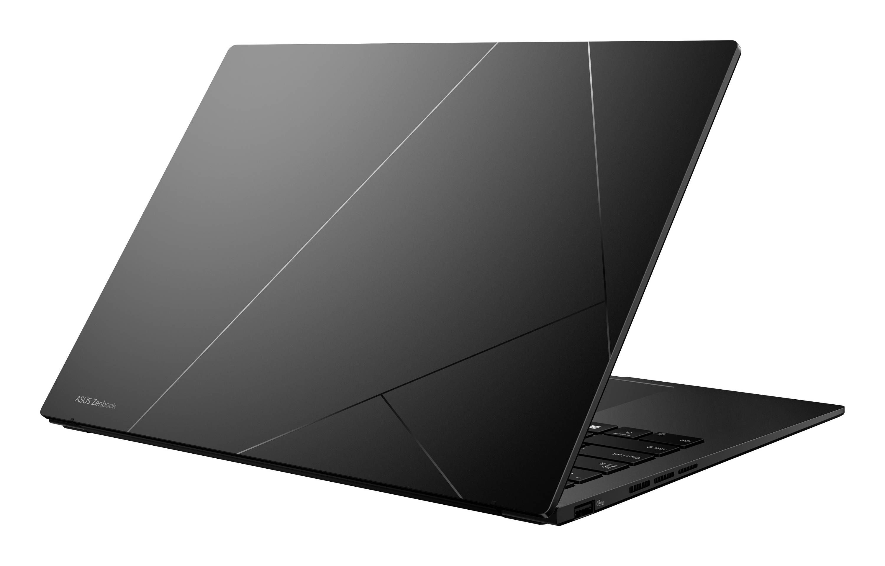 Schwarzer ASUS-Laptop teilweise geöffnet in einer Seitenansicht, mit geometrischem Deckeldesign auf weißem Hintergrund.