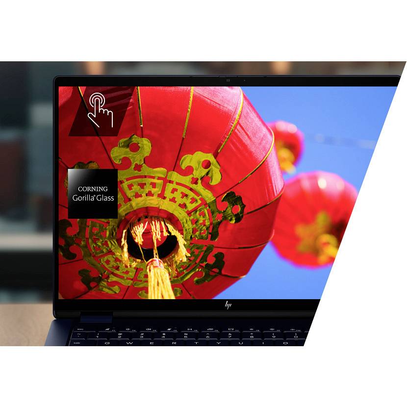 Laptop mit leuchtend roter chinesischer Laterne auf dem Bildschirm und "Corning Gorilla Glass"-Logo, das auf ein langlebiges Display hindeutet.