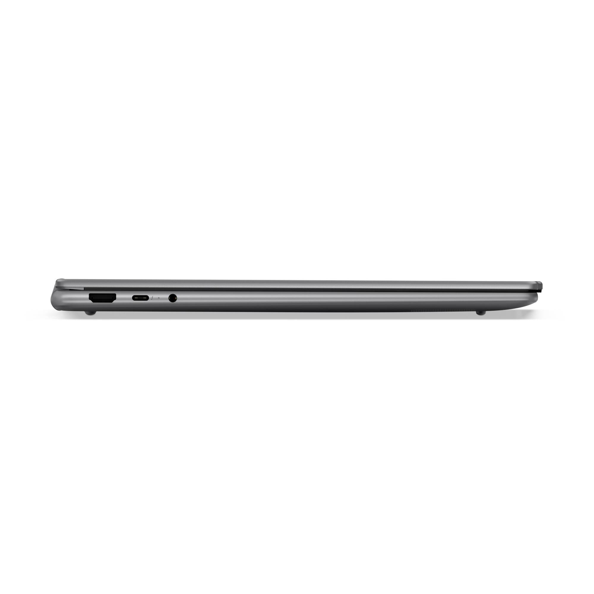 Seitenansicht eines geschlossenen silbernen Laptops, der Anschlüsse entlang der linken Kante auf weißem Hintergrund zeigt.