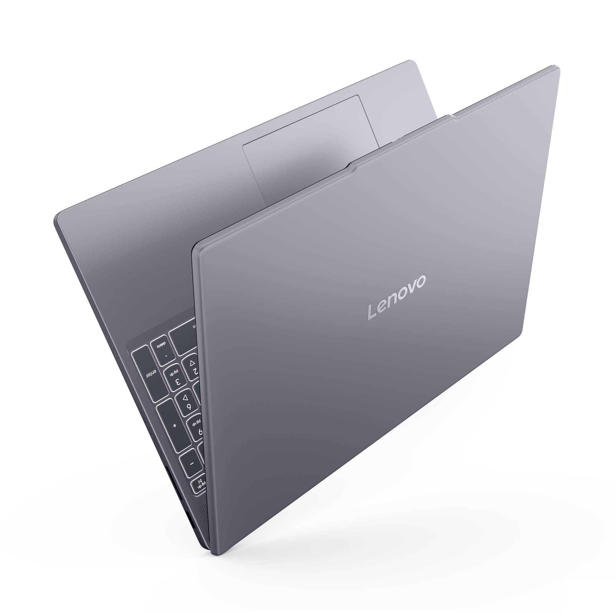 Zugeklappter grauer Lenovo-Laptop, der im Winkel dargestellt ist, wobei ein Teil der Tastatur und des Bildschirms sichtbar ist.