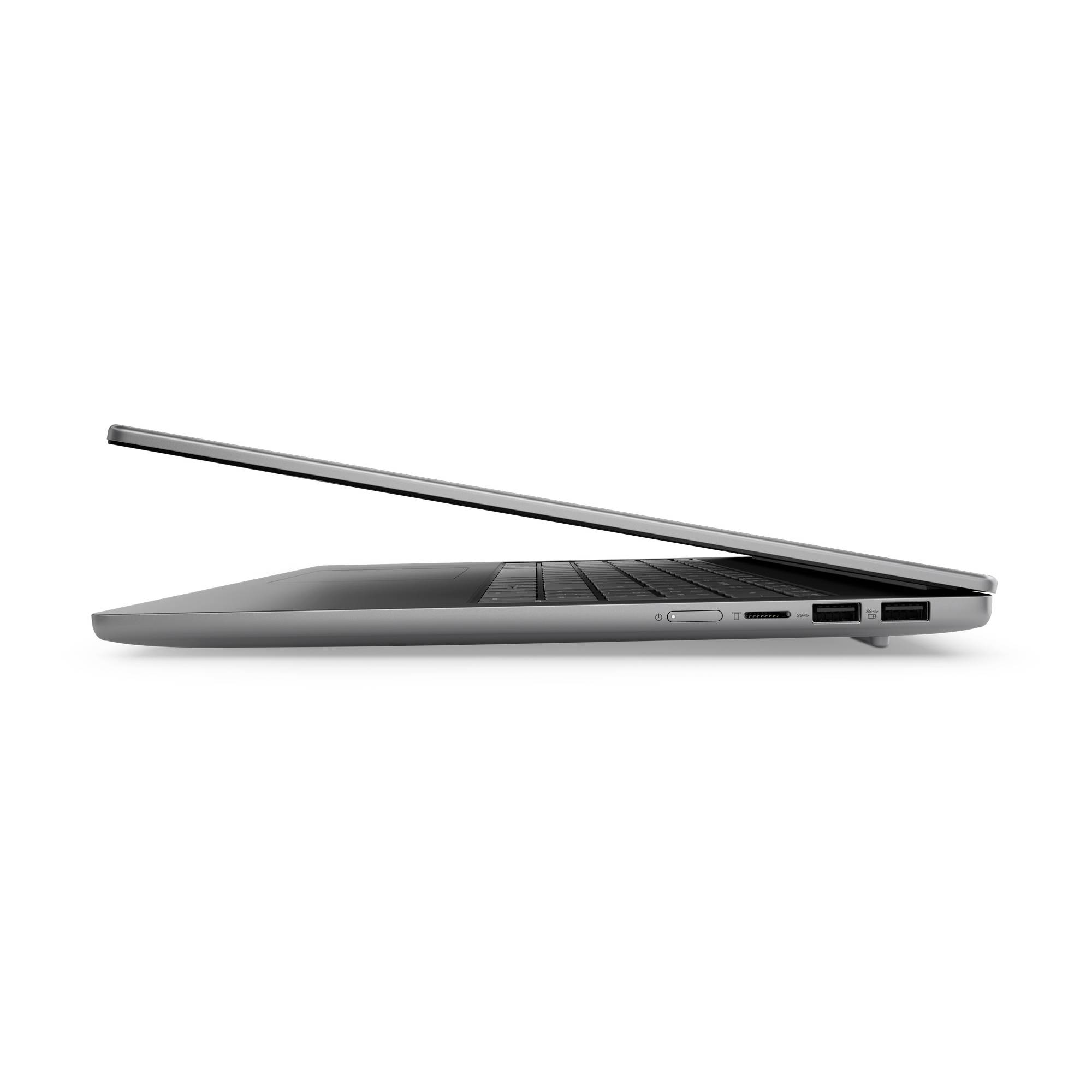 Seitenansicht eines schlanken Laptops, der teilweise geöffnet ist und die Tastatur und seitliche Anschlüsse auf weißem Hintergrund zeigt.