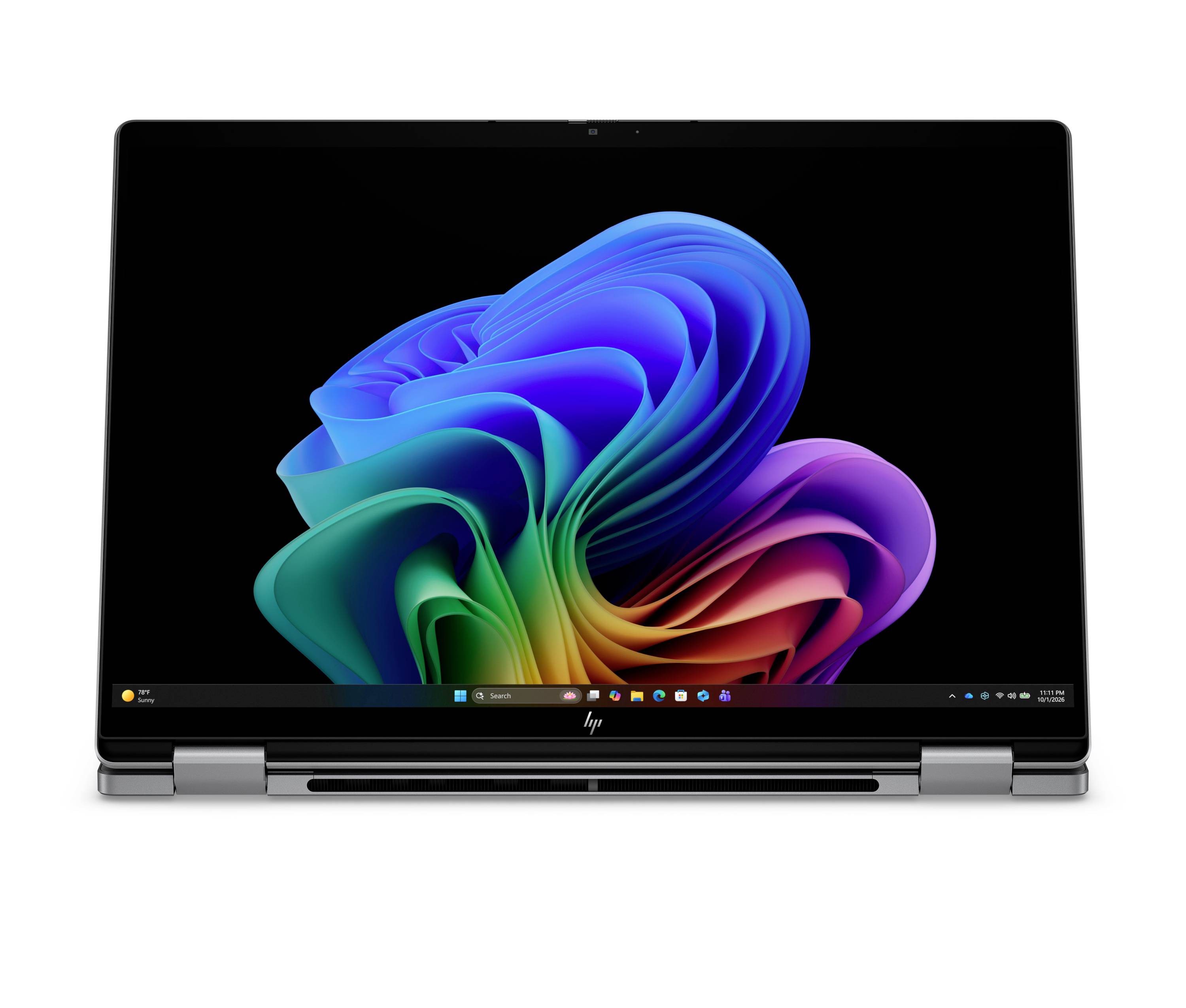 HP-Touchscreen-Laptop offen mit Windows-Desktop auf dem Bildschirm, zeigt ein farbenfrohe abstrakte Wirbel-Hintergrundbild und zentrierte Taskleiste.