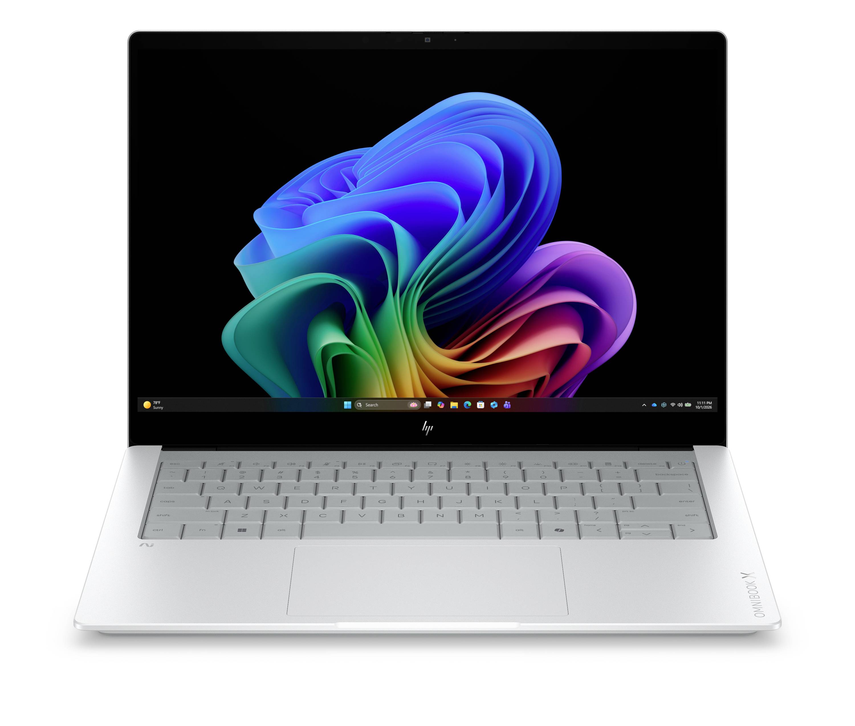 Silberner HP-Laptop offen mit Windows-Desktop, auf dem ein bunter abstrakter Blumenhintergrund auf dem Bildschirm angezeigt wird.