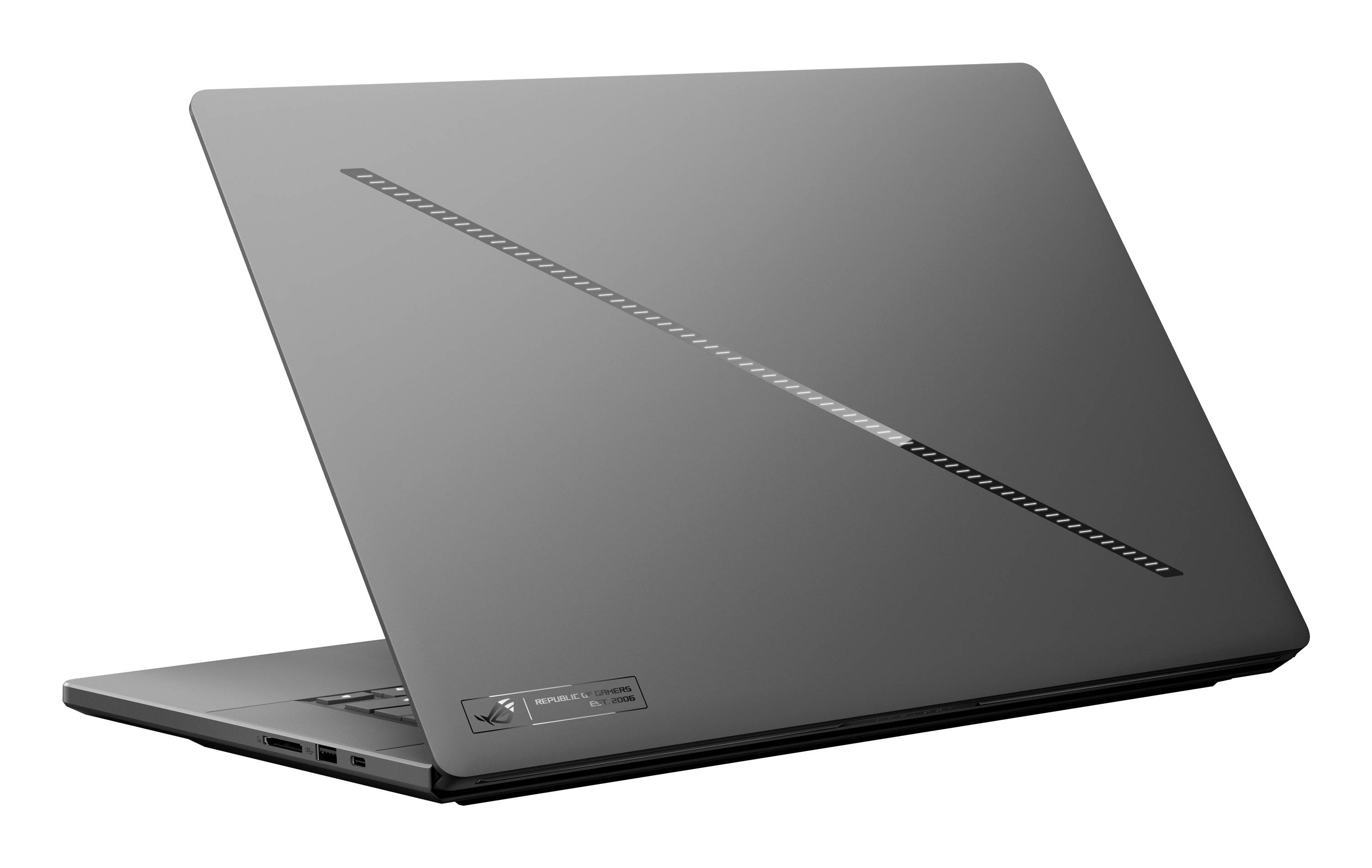 Schwarzer Laptop-Computer geschlossen auf weißem Hintergrund dargestellt, im Winkel positioniert, um den Deckel und die Seitenports anzuzeigen.