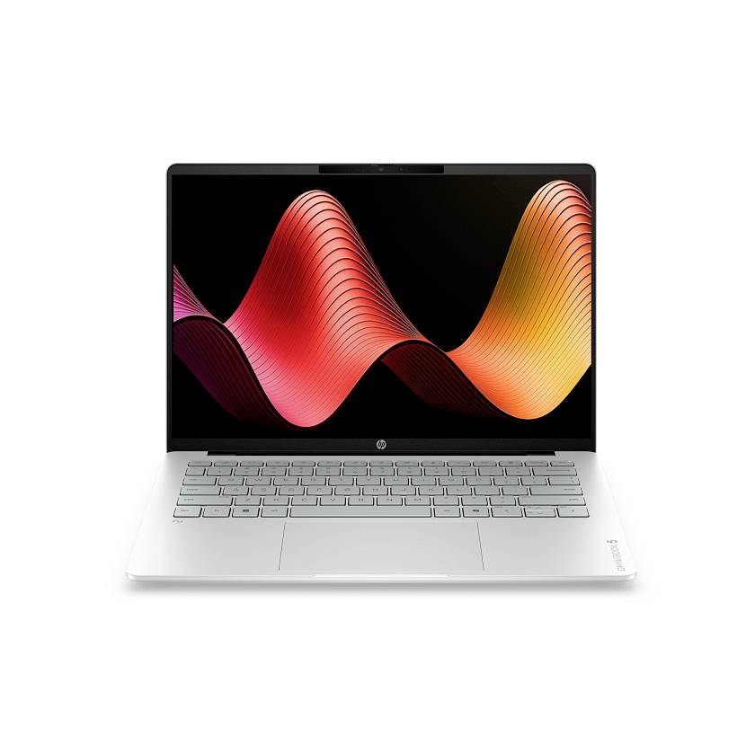 Silberner Laptop, der auf weißem Hintergrund geöffnet ist und ein farbenfohes abstraktes Wellenmuster auf dem Bildschirm anzeigt.