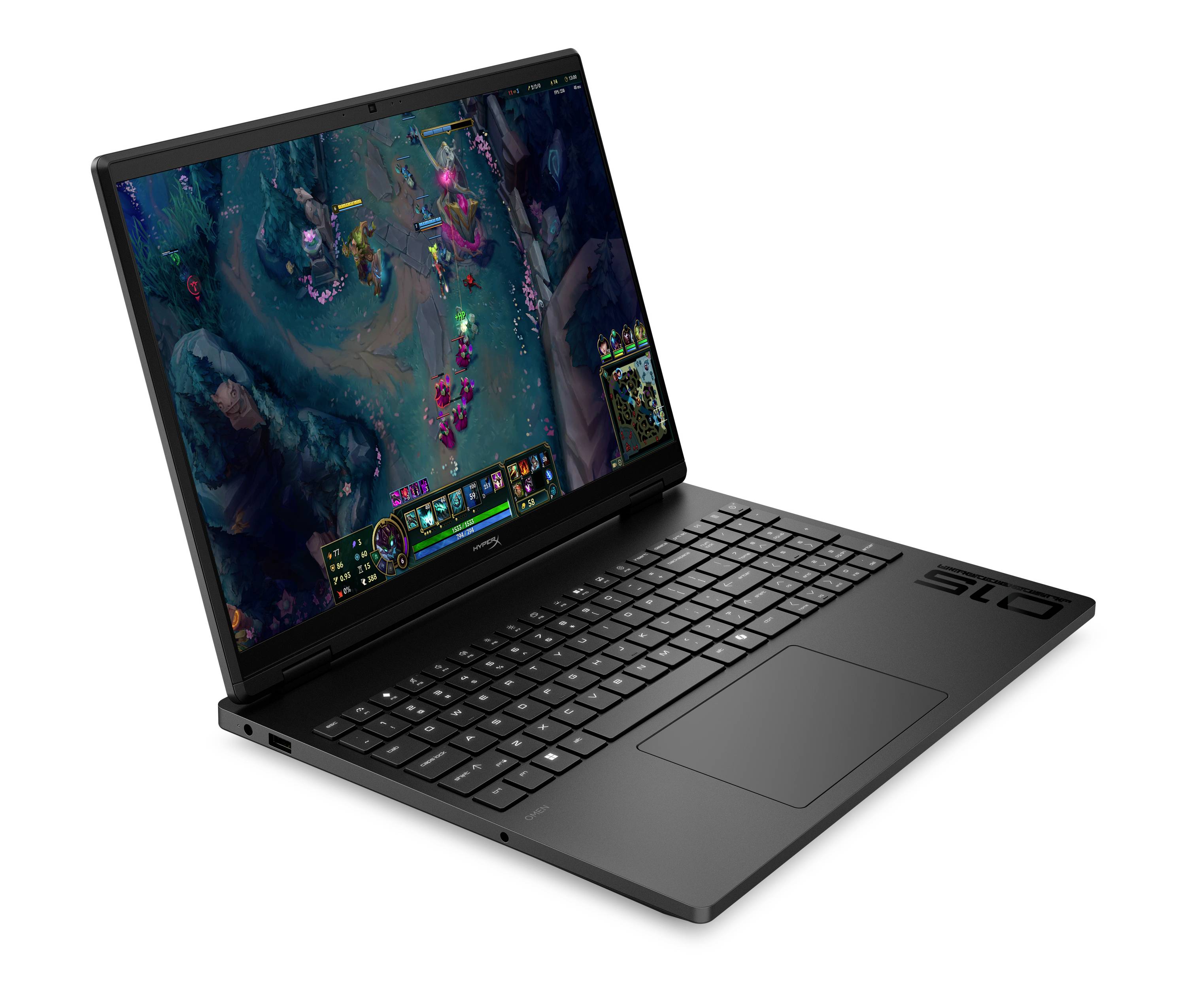 Ein schwarzer Gaming-Laptop im angewinkelten Zustand, auf dem Bildschirm ein Mehrspielervideospiel und eine RGB-Tastatur.