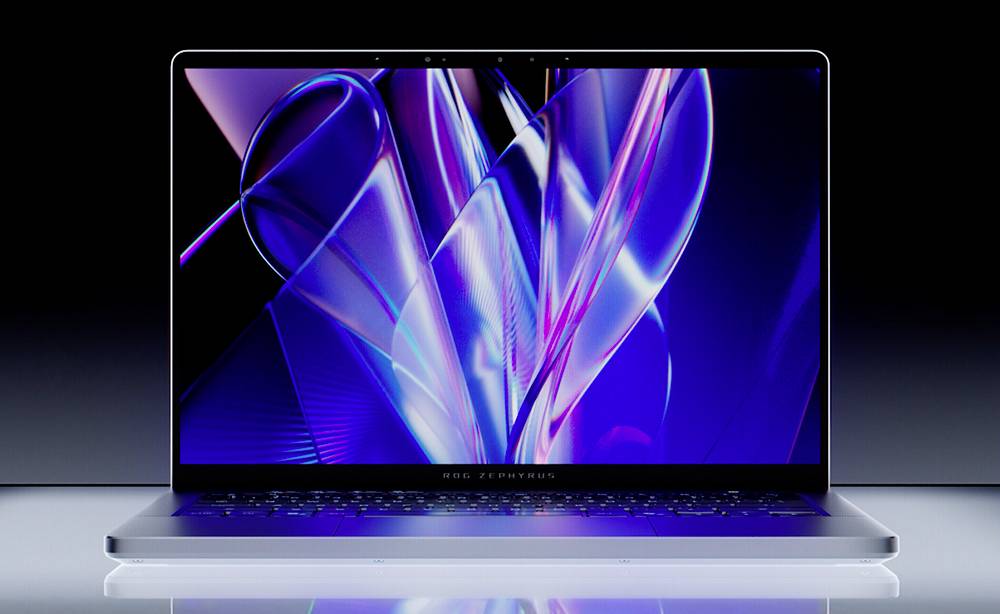 Ein eleganter Laptop zeigt eine leuchtende abstrakte lila und blaue glasähnliche Tapete auf seinem Bildschirm.