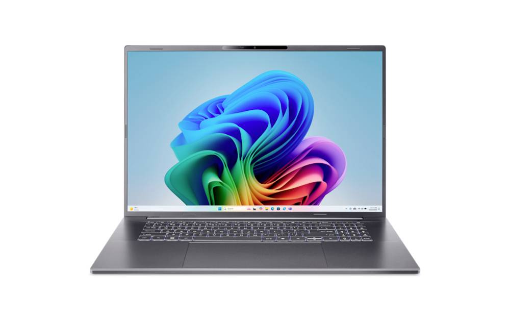 Ein frontal ausgerichteter Laptop mit einem farbenfrohen abstrakten Hintergrund auf dem Bildschirm, geöffnet vor einem einfachen weißen Hintergrund dargestellt.