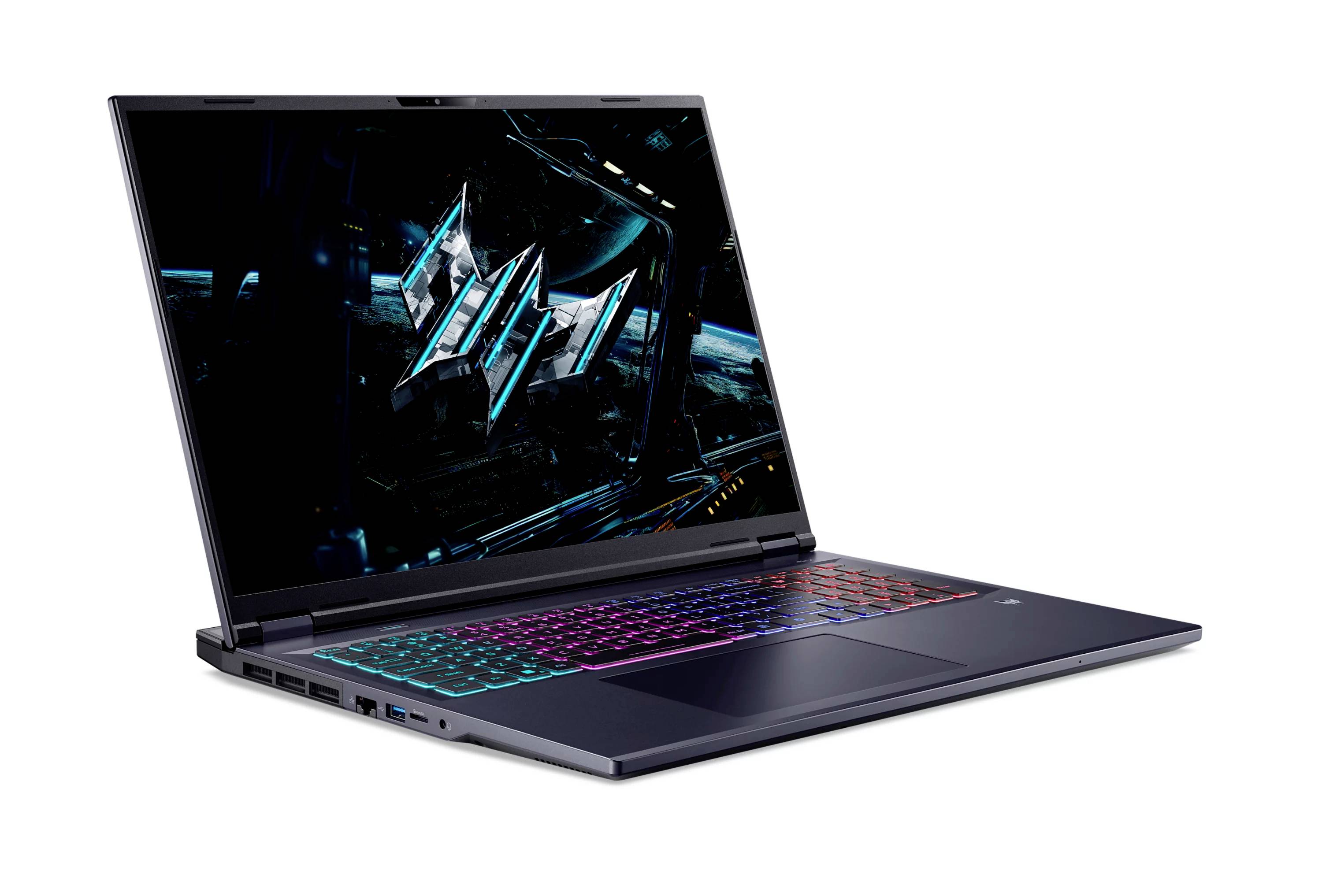 Ein offener Gaming-Laptop mit RGB-Hintergrundbeleuchtung der Tastatur und einem futuristischen abstrakten Display auf weißem Hintergrund.