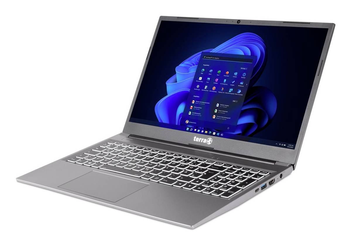 Silver Terra Laptop offen auf weißem Hintergrund, zeigt den Windows 11 Desktop auf seinem Bildschirm.