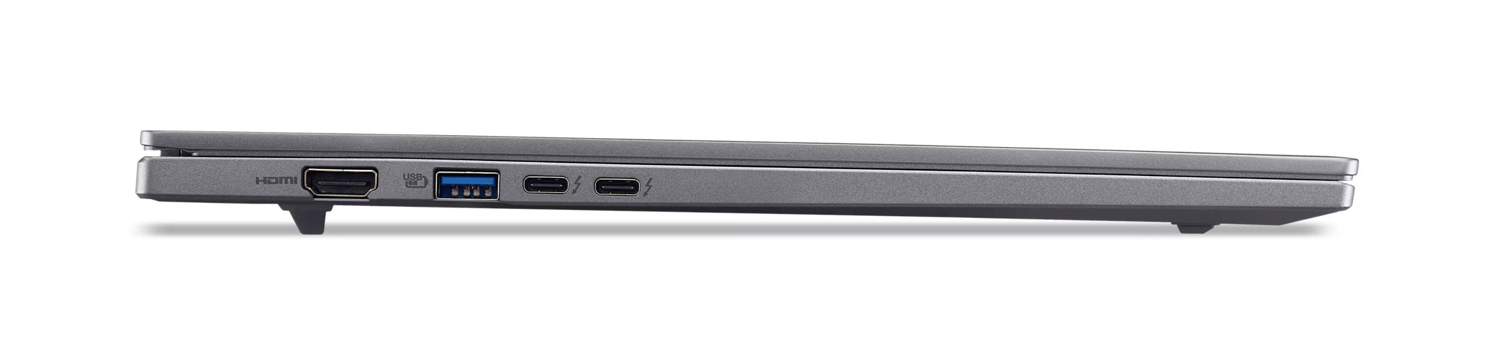 Seitenansicht eines geschlossenen silbernen Laptops, der sein dünnes Profil und die Anschlüsse auf der linken Seite zeigt.