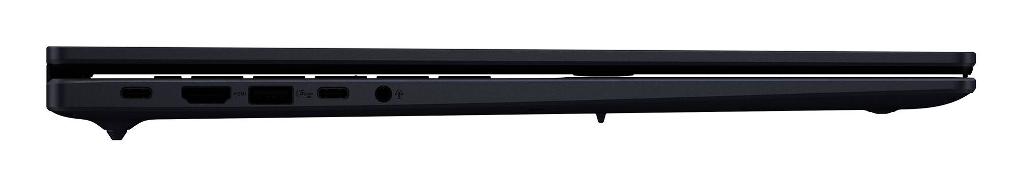 Seitenansicht eines geschlossenen schwarzen Laptops, die das dünne Profil mit mehreren Anschlüssen und Lüftungsöffnungen entlang der Kante zeigt.