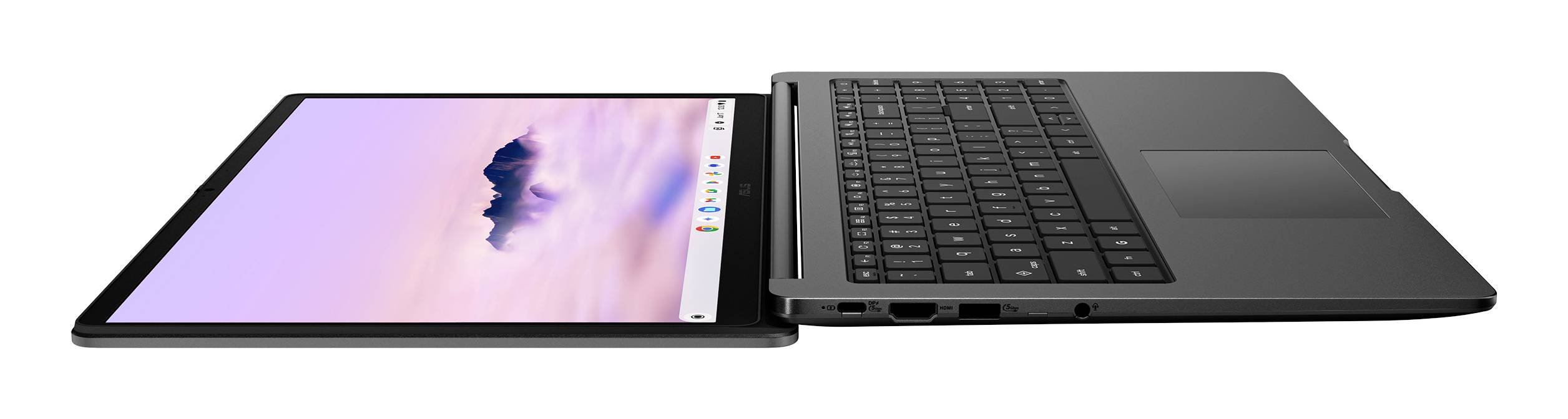 Ein Laptop in Seitenansicht, teilweise geöffnet mit sichtbarer Tastatur auf der rechten Seite und einem Bildschirm auf der linken Seite, der eine pastellfarbene Landschaft anzeigt.