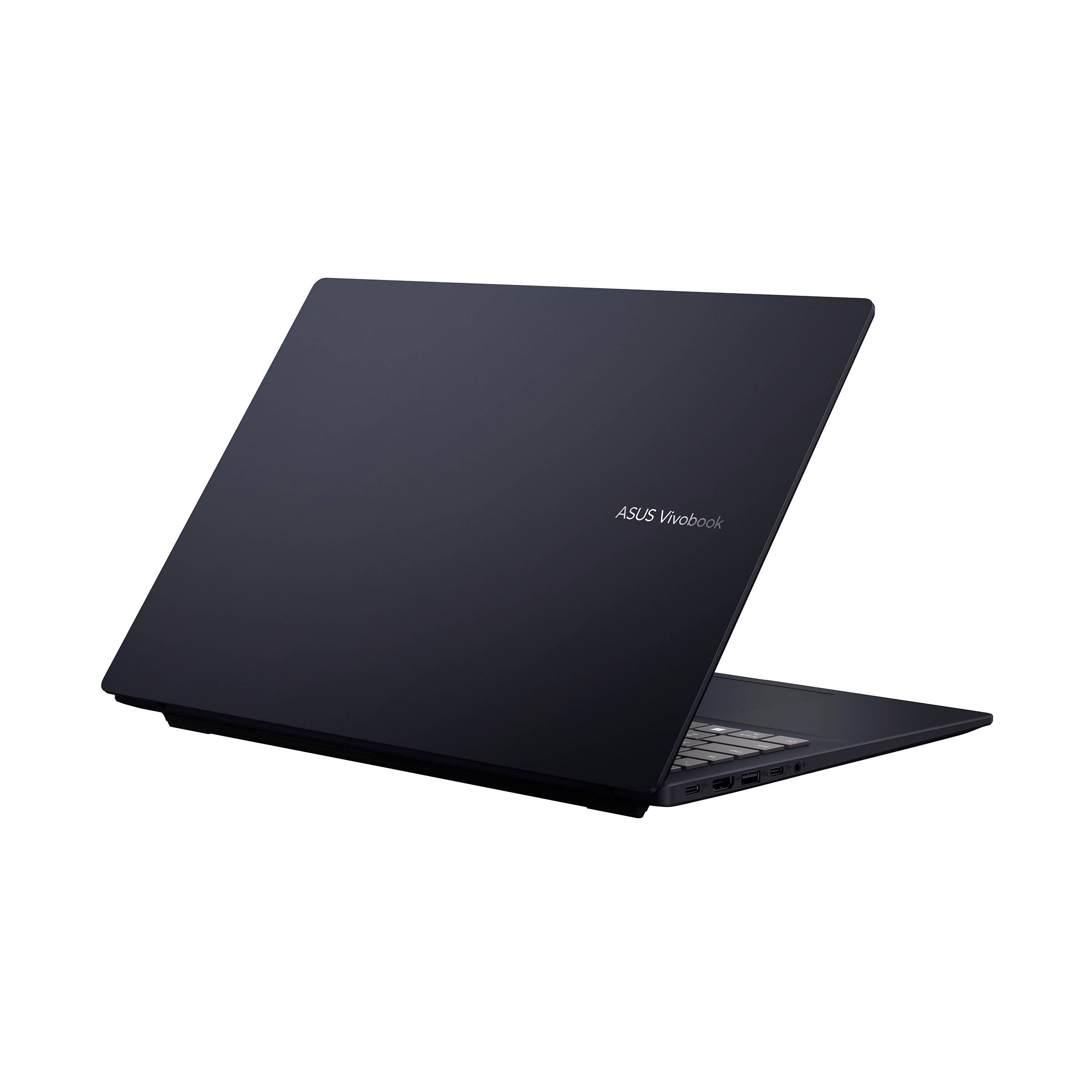 Aufgeklappter schwarzer ASUS Vivobook Laptop, teilweise geschlossen auf weißem Hintergrund gezeigt, in einem Winkel positioniert, um die Tastatur und die Anschlüsse an der Seite zu zeigen.