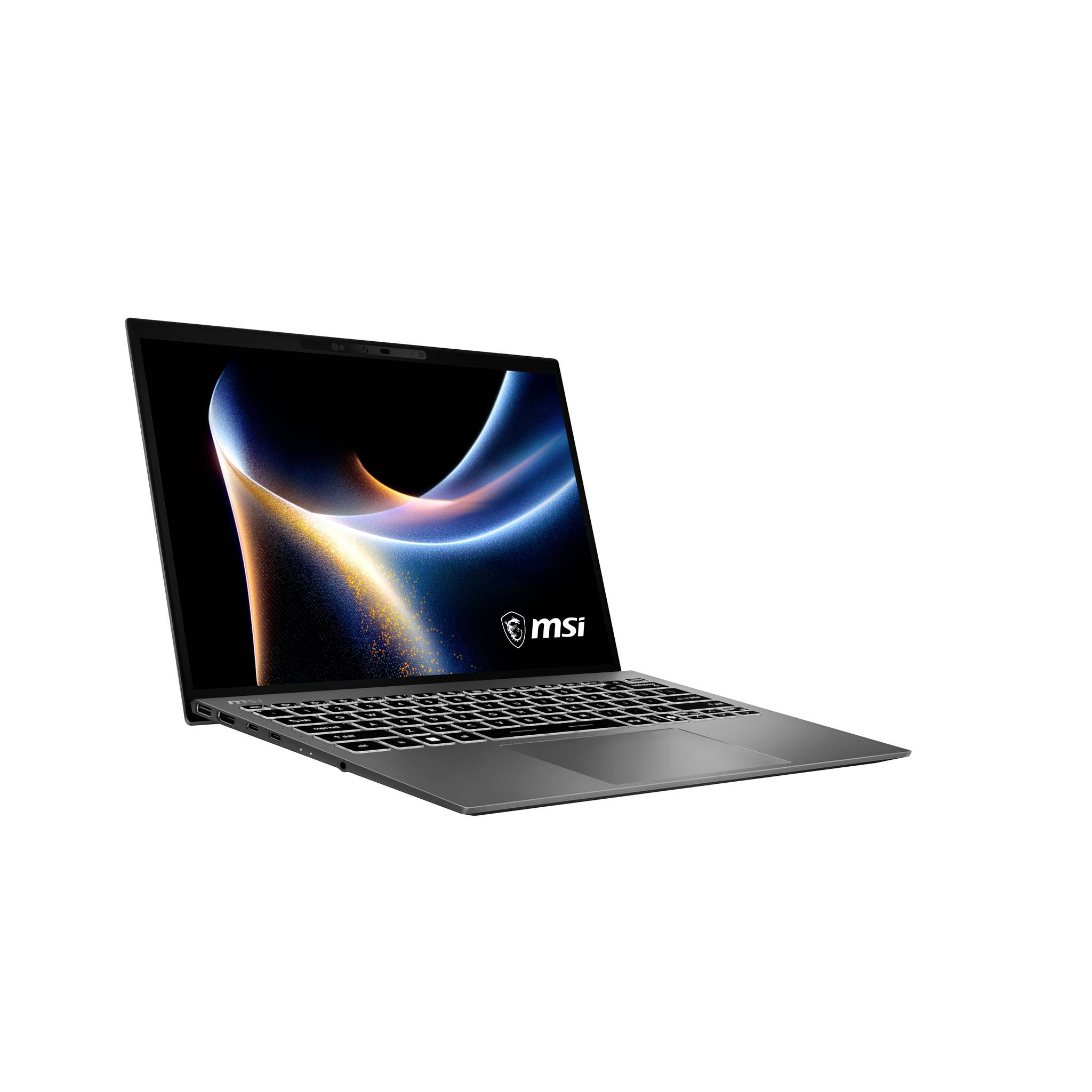 Offener schwarzer MSI-Laptop in schräger Ansicht mit eingeschaltetem Bildschirm, der eine blau-goldene abstrakte Tapete anzeigt.