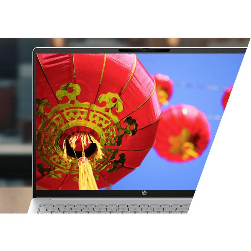 HP-Laptop zeigt rote chinesische Laternen gegen einen blauen Himmel, mit einer großen Laterne im Vordergrund und kleineren im Hintergrund.