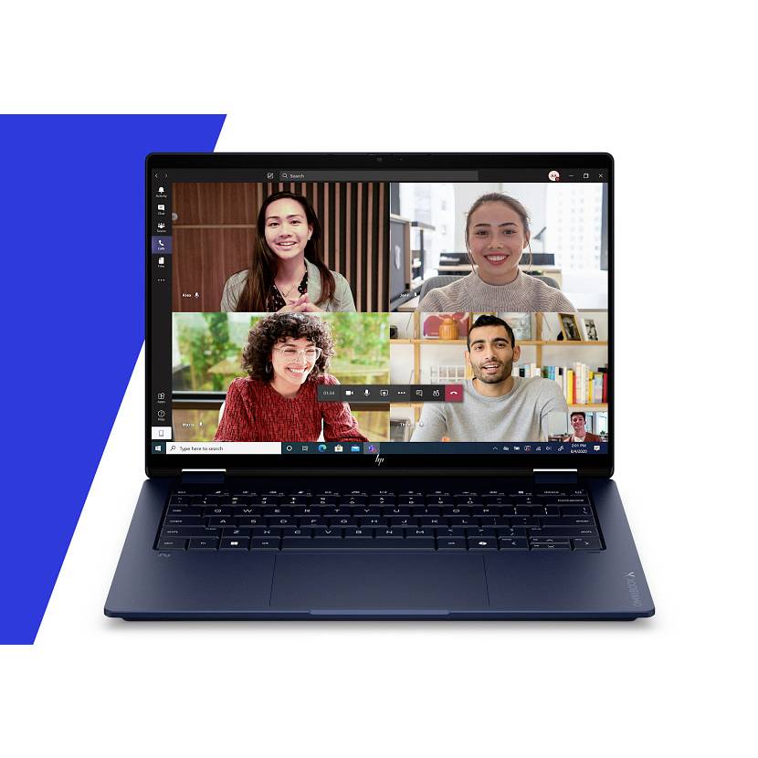 Laptop-Bildschirm mit einem Vier-Personen-Videoanruf in einem 2x2-Raster, mit sichtbaren Anrufsteuerelementen auf der gemeinsamen Besprechungsoberfläche.