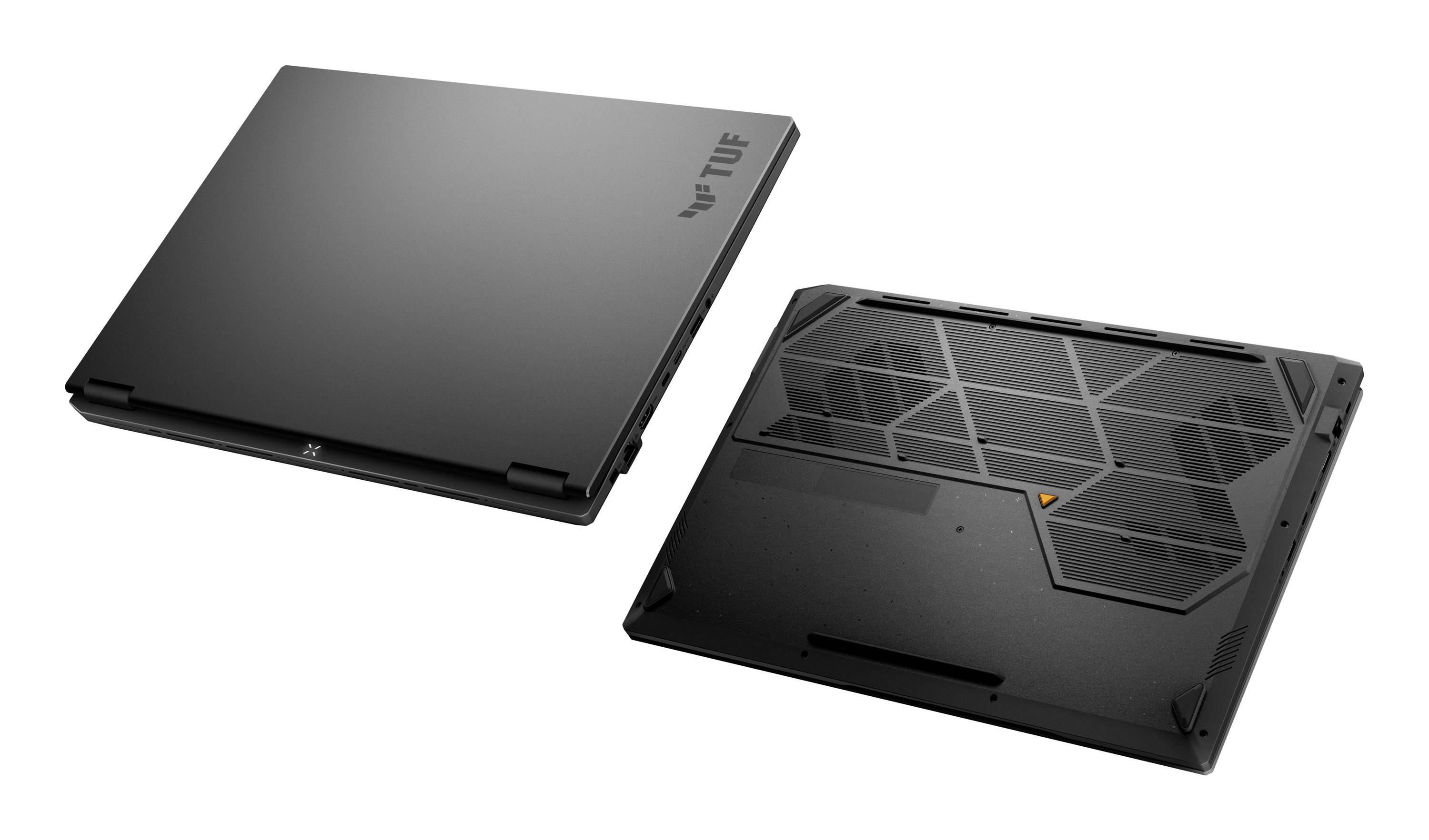 Zwei Ansichten eines schwarzen ASUS TUF Gaming-Laptops, geschlossen von oben und von der Unterseite mit sichtbarem Kühlungslüftungsdesign.