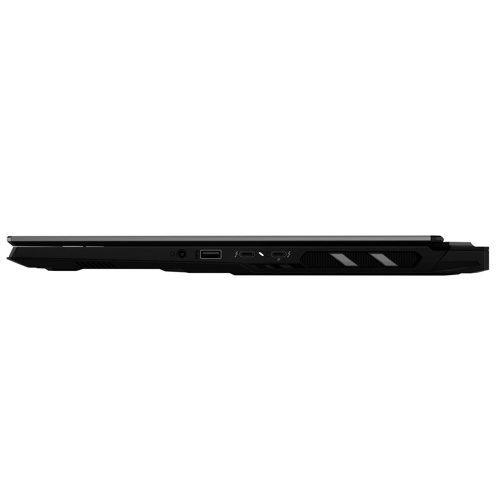 Seitenansicht eines schlanken schwarzen Laptops, die seine belüftete hintere Kante und zentrale Anschlüsse zeigt, einschließlich USB- und Audiobuchsen.