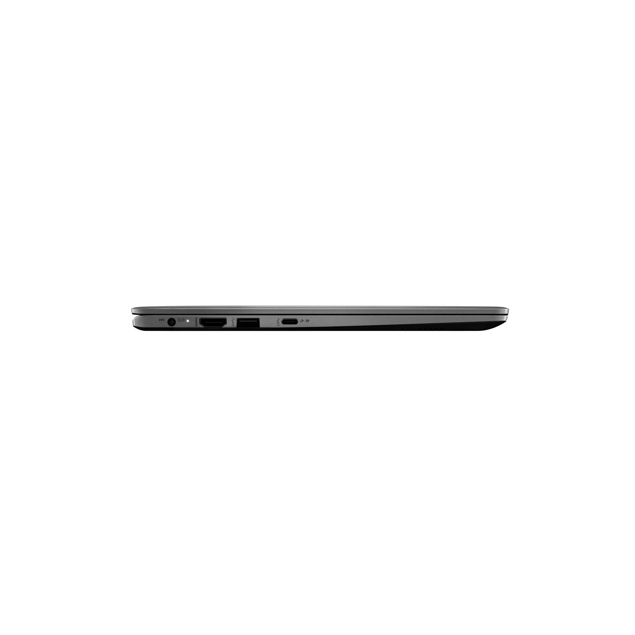 Seitenansicht eines dünnen geschlossenen Laptops auf weißem Hintergrund, die Anschlüsse und die verjüngte Kante zeigt.
