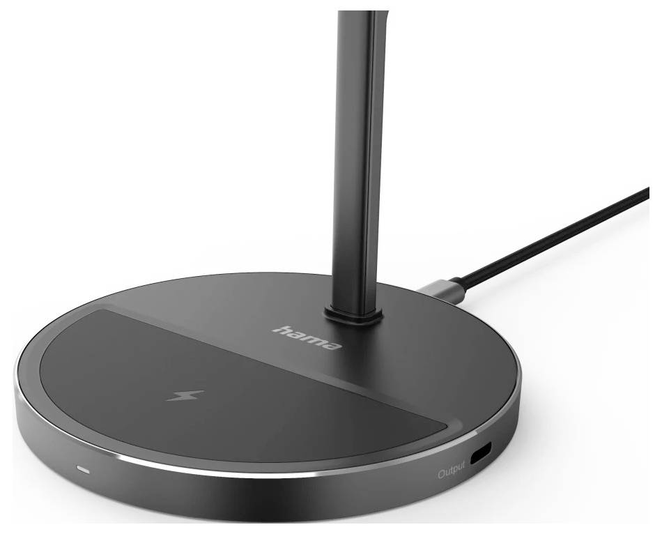 Nahaufnahme eines schwarzen kabellosen Ladegeräts mit Telefonstütze und angeschlossenem Kabel.