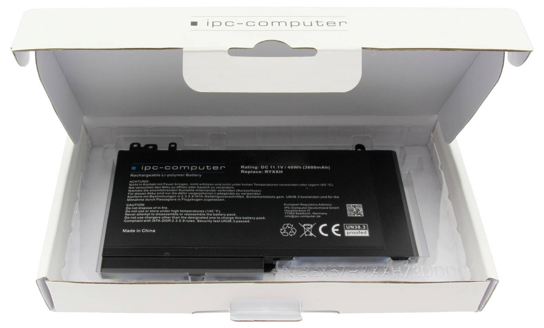 Schwarzes IPC-Computer-Batteriepack in einer offenen weißen Schachtel, dargestellt als verpackte Elektronik mit sichtbarem Produktetikett.
