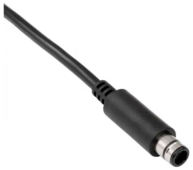 Schwarzes Gleichstrom-Stromkabel mit zylindrischem Stecker auf weißem Hintergrund.