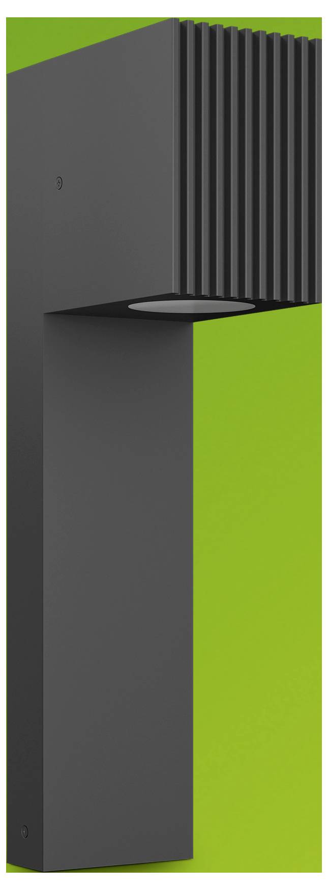 Wandleuchte aus dunklem Grau mit modernem Design, vertikal gerillter Oberseite und flachem rechteckigem Körper auf hellem grünem Hintergrund.