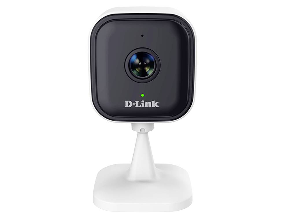 D-Link Sicherheitskamera auf einem weißen Ständer, Vorderansicht vor einem schlichten weißen Hintergrund.