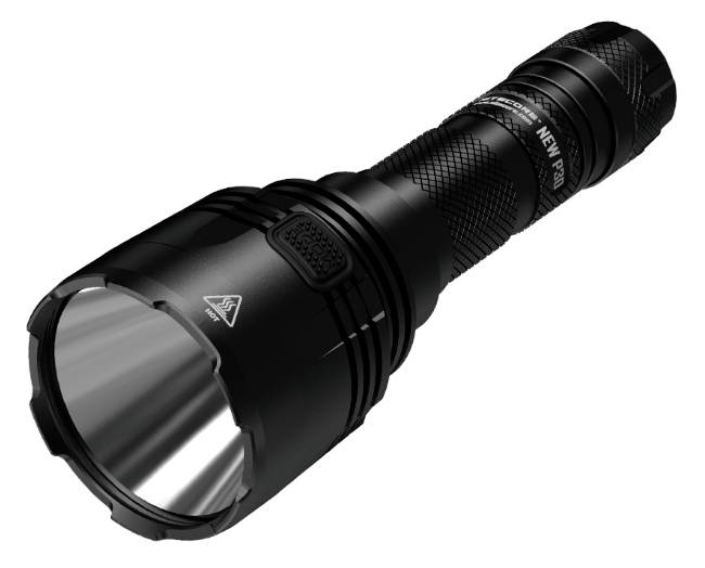 Schwarze tragbare Taschenlampe mit großer Reflektorlinse und strukturiertem Griff, diagonal auf weißem Hintergrund dargestellt.