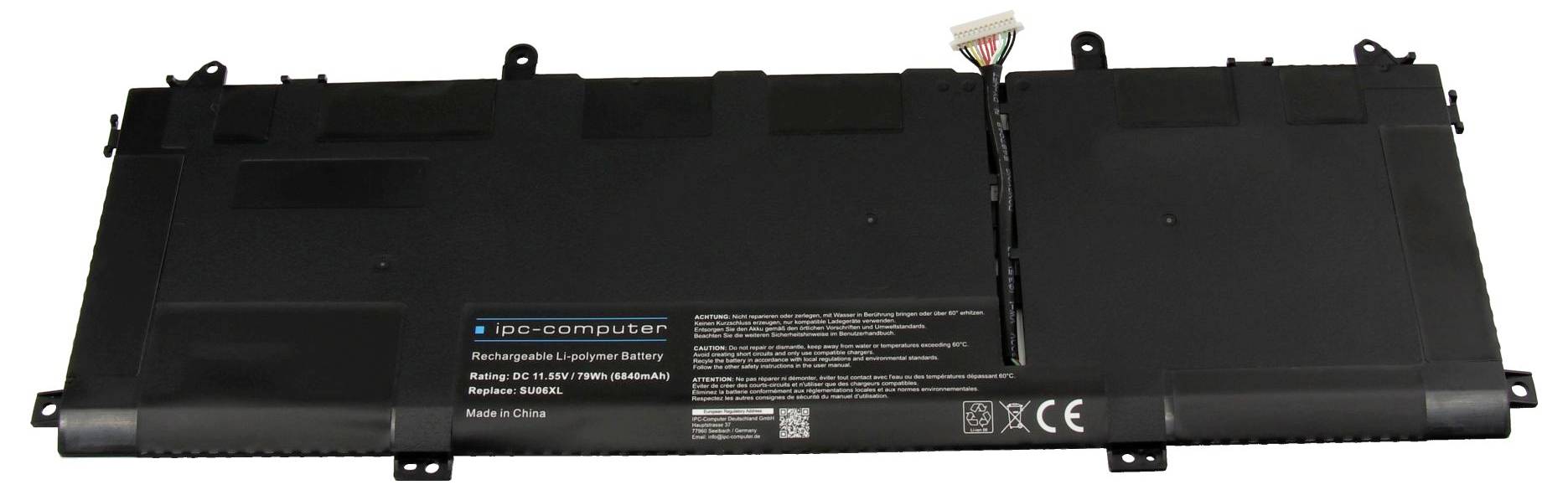 Schwarzer Laptop-Akku mit Etiketten und Anschlüssen, gezeigt auf weißem Hintergrund.