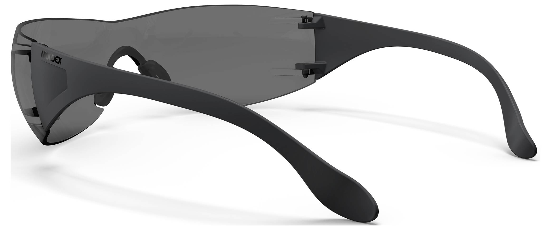 Schwarze Sonnenbrille mit umlaufendem Design, dunklen getönten Gläsern und gebogenen Bügeln auf weißem Hintergrund