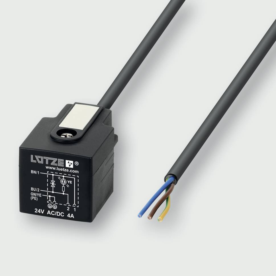 Schwarzes LÜTZE Elektroschalter- oder Relaismodul mit angebrachtem Kabel; ein Ende zeigt drei freigelegte Drähte, und die Vorderseite ist mit 24V AC/DC 4A gekennzeichnet.
