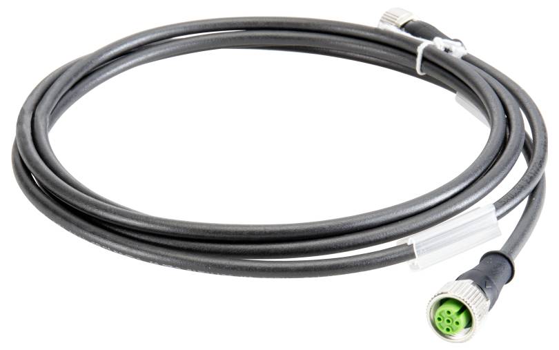 Schwarzes gewickeltes Kabel mit einem grünen runden Stecker an einem Ende und transparanter Schutzummantelung, dargestellt auf weißem Hintergrund.
