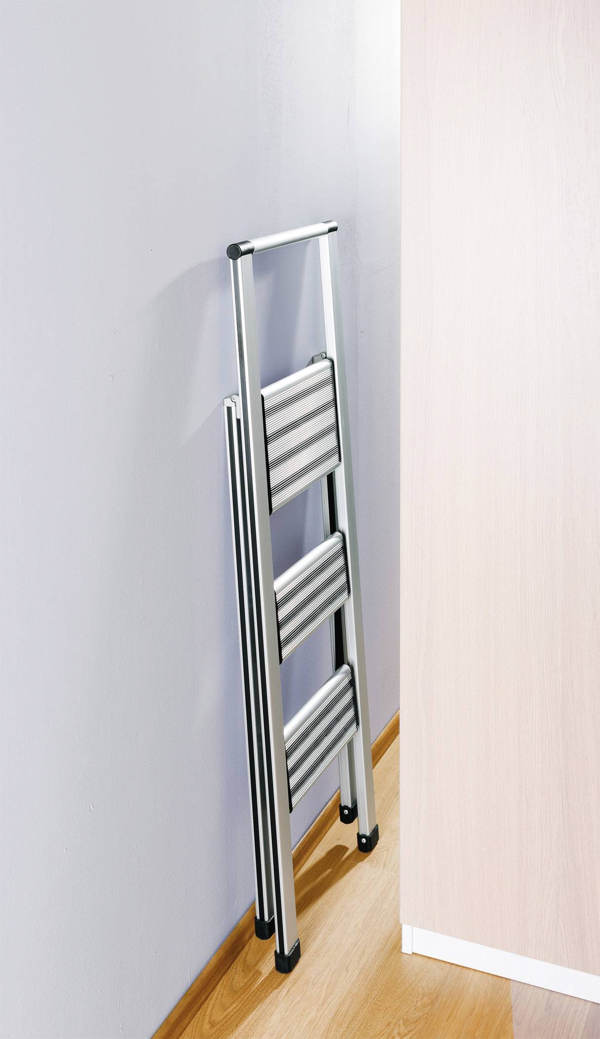 WENKO Alu-Design Klapptrittleiter 3-stufig, Haushaltsleiter