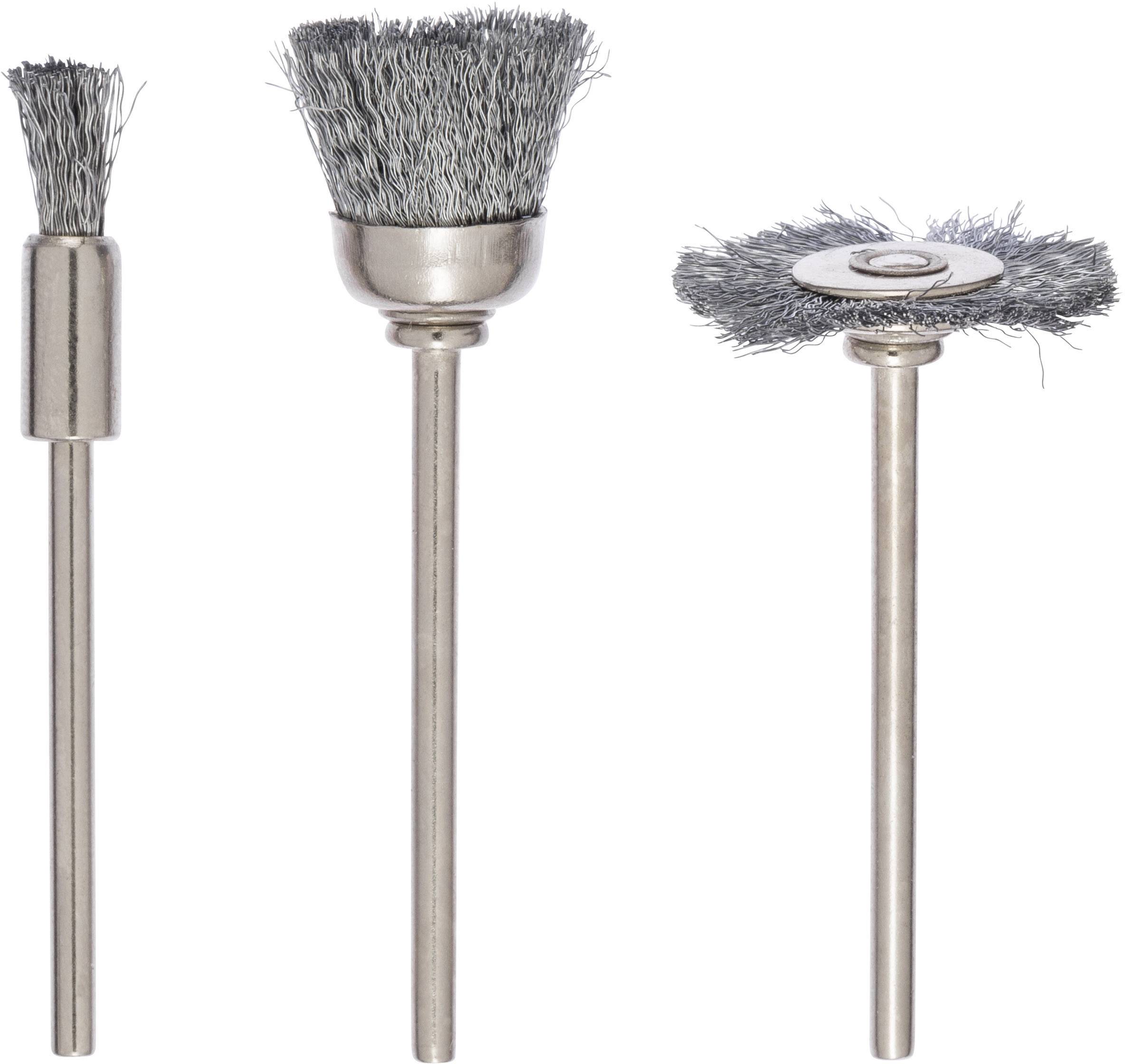 Drei verschiedene Drahtbürstenaufsätze für Bohrmaschinen, von links nach rechts: schmaler Rundbürstenkopf, konisch geformt, rund und flach.