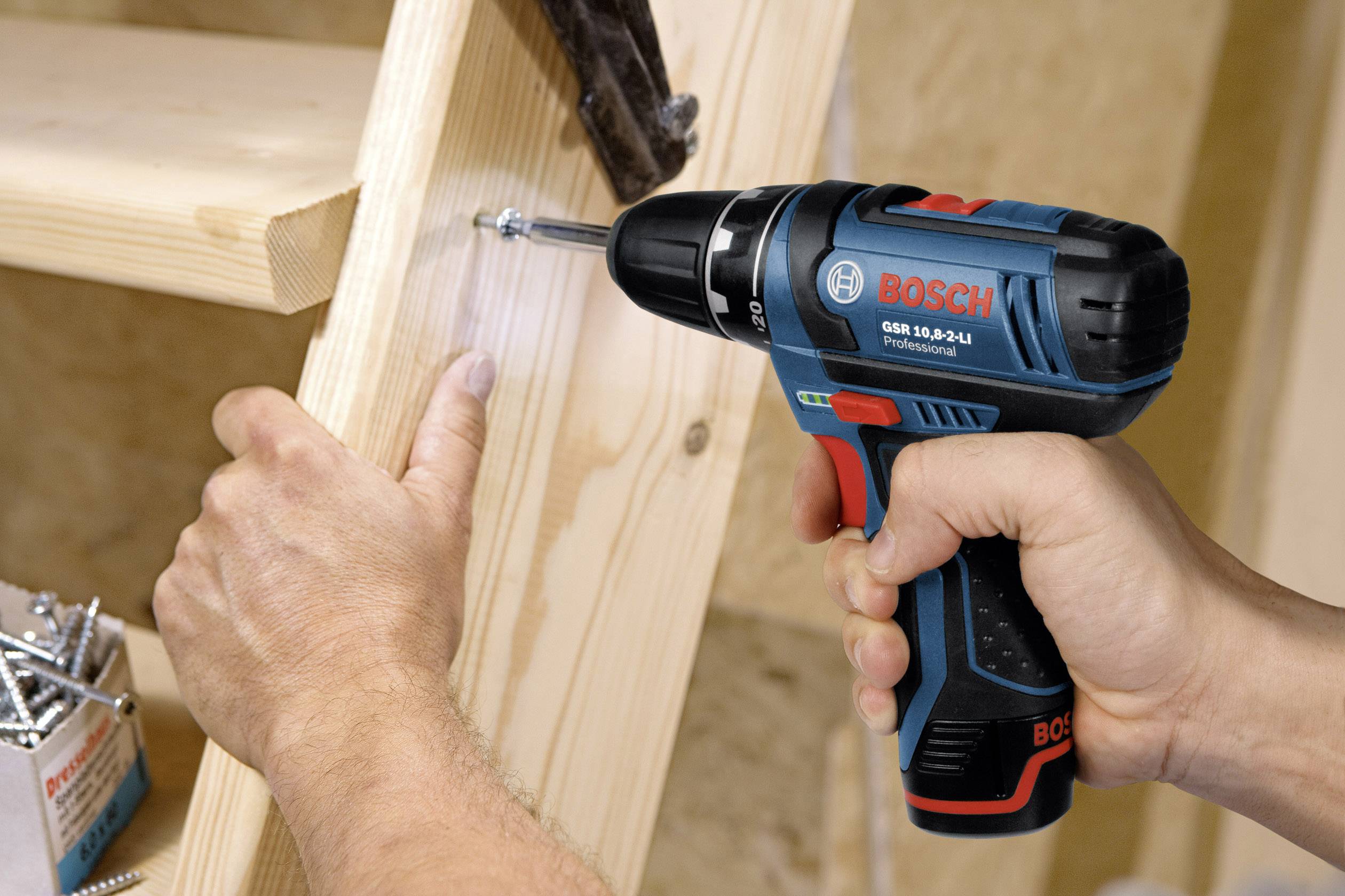 Bosch Professional GSR12V-15 0615990GA9 Akku-Bohrschrauber 12 V 1.5 Ah Li-Ion inkl. 2. Akku, mit Zubehör, inkl. Tasche