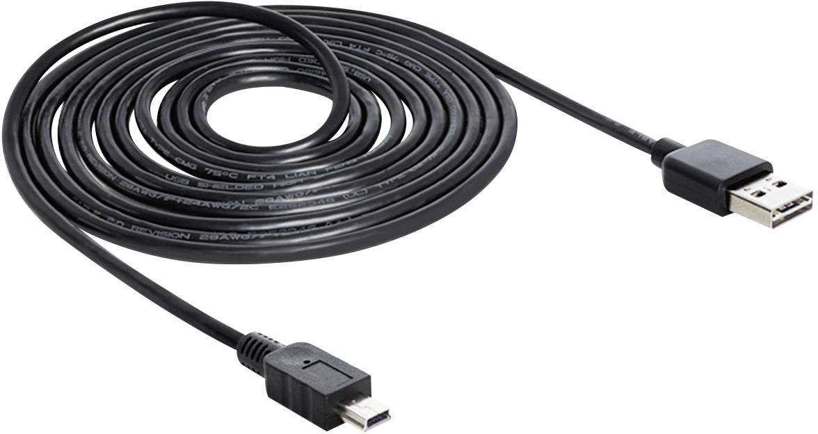 Schwarzes USB-Kabel mit USB-A-Stecker auf der einen und Micro-USB-Stecker auf der anderen Seite, aufgerollt.