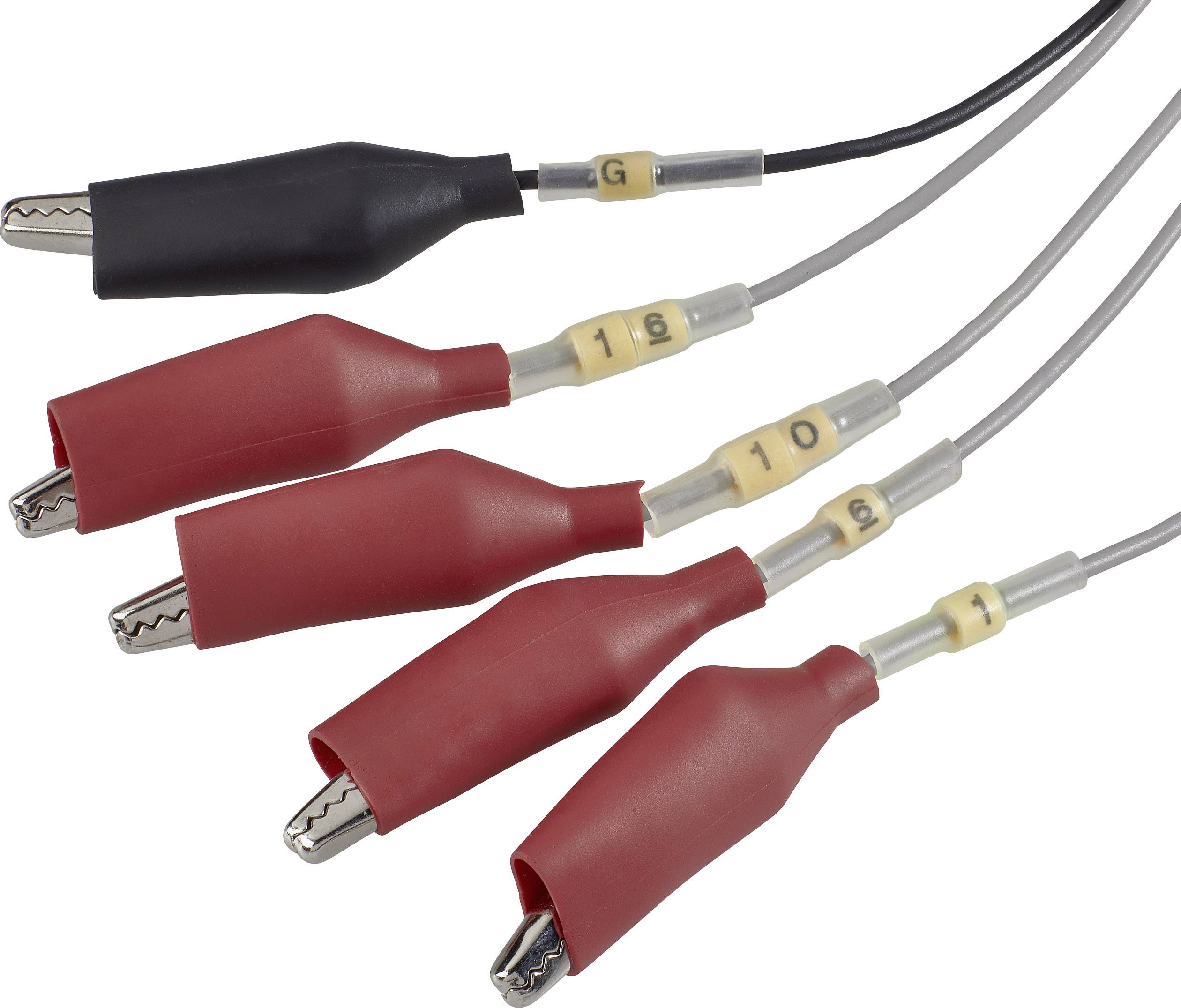 Mehrere Krokodilklemmen, eine schwarz und vier rot, mit nummerierten Schildern an den Kabeln. Verwendbar für elektrische Verbindungen.
