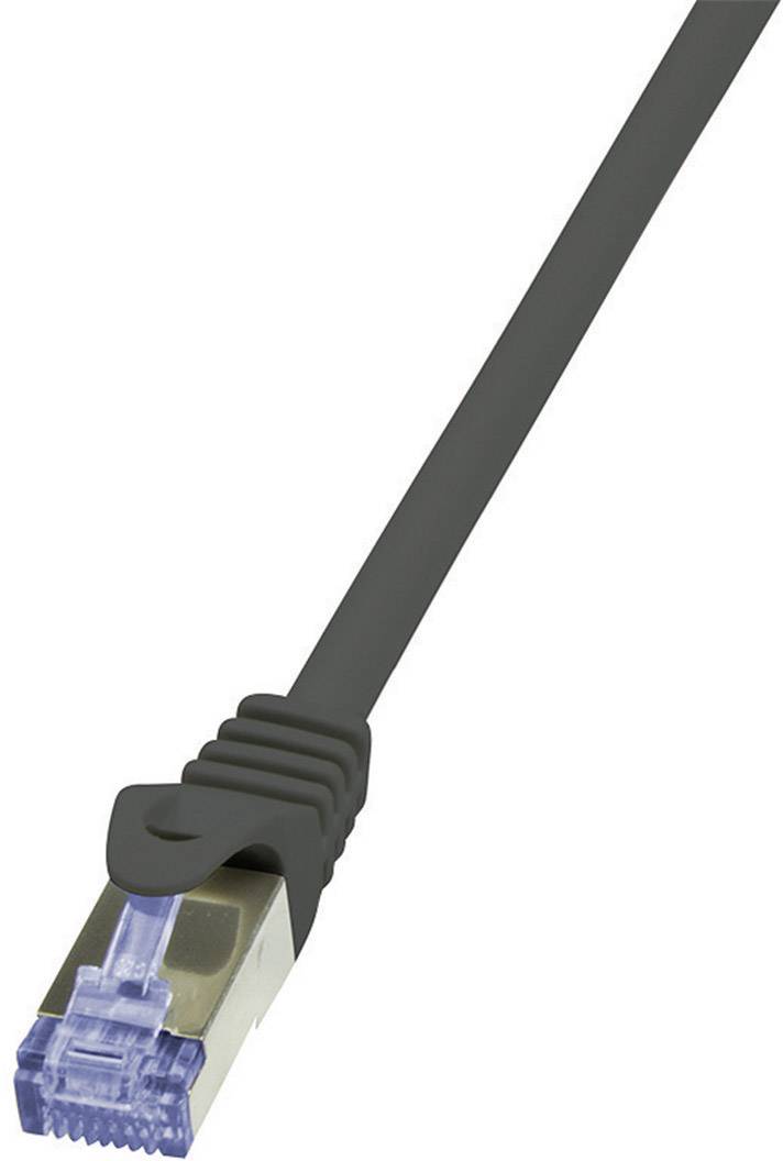 Ein schwarzes Ethernet-Kabel mit metallischem Stecker zeigt nach links.