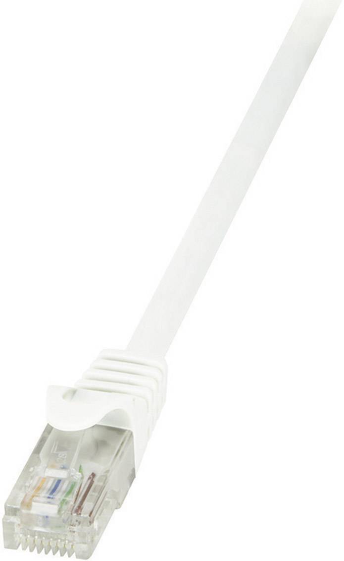 Ein weißes Ethernet-Kabel mit einem RJ-45-Stecker am Ende, verwendet zur Verbindung von Netzwerkgeräten.