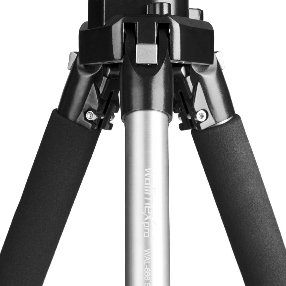 Walimex WAL-666 Dreibeinstativ 1/4 Zoll Arbeitshöhe=64 - 161 cm Silber inkl. Tasche