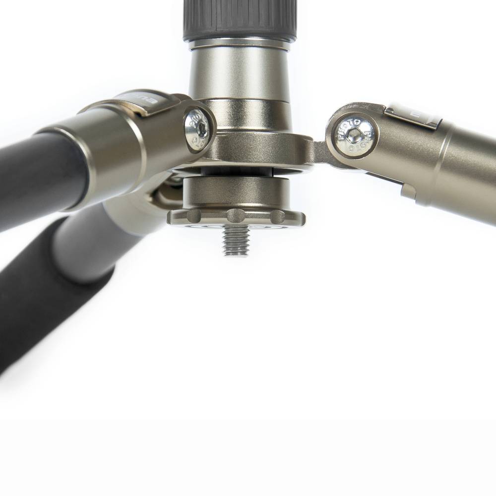 Mantona Titanium Carbon Stativ Dreibeinstativ 3/8 Zoll Arbeitshöhe=43 - 170 cm Dunkelgrau inkl. Tasche, Kugelkopf