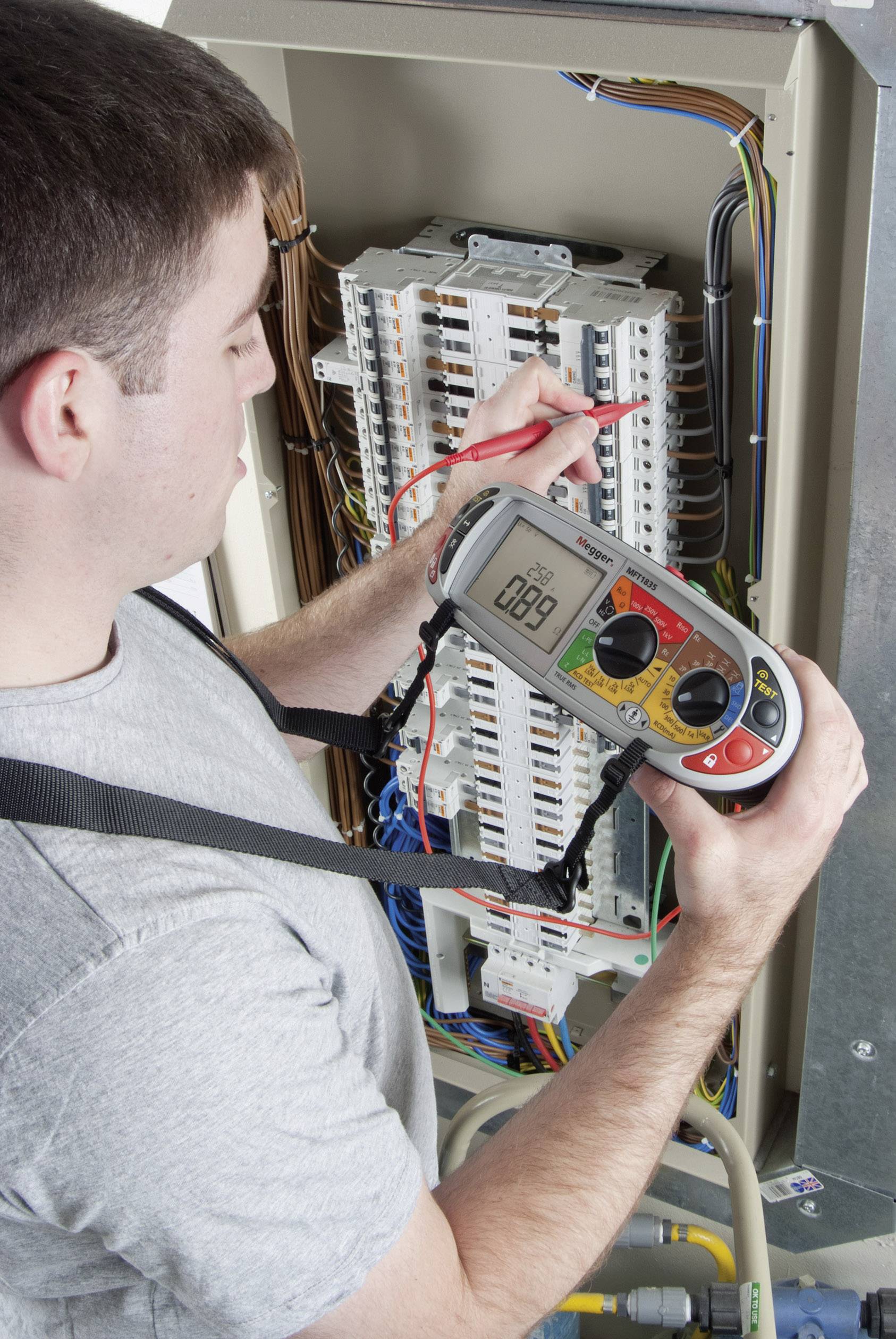 Megger MFT1835-SC-DE/NL/EN Installationstester VDE-Norm 0100, 0105