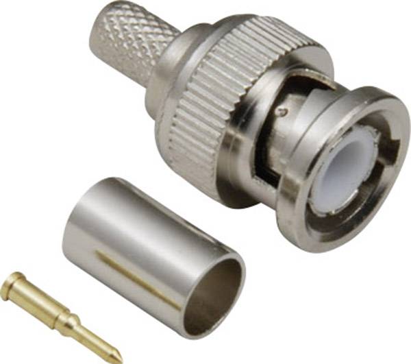 Metallener Koaxialstecker und Buchse, zerlegt in drei Teile, auf weißem Hintergrund. Verwendet für Kabelverbindungen in der Elektronik.
