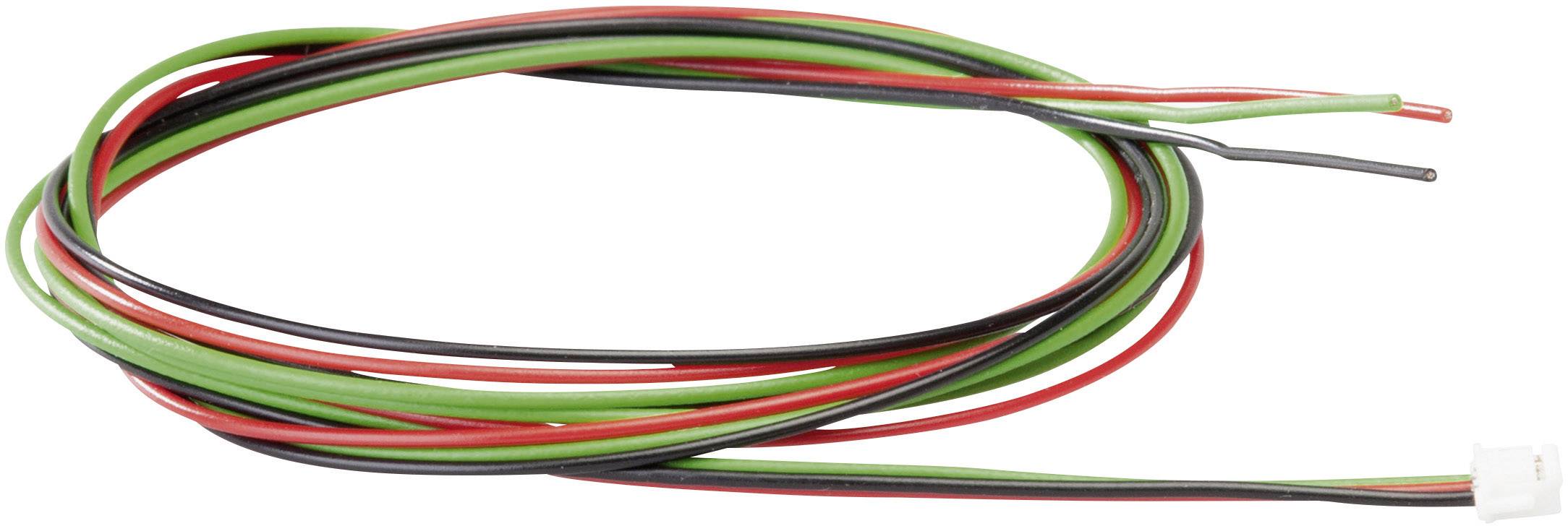 Bündel aus dünnen elektrischen Kabeln in schwarz, rot und grün, mit einem kleinen weißen Stecker am Ende, auf weißem Hintergrund.