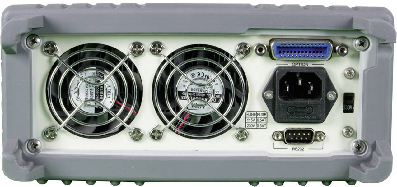 Rückseite eines elektronischen Geräts mit zwei Lüftern, mehreren Anschlüssen und einer Strombuchse.
