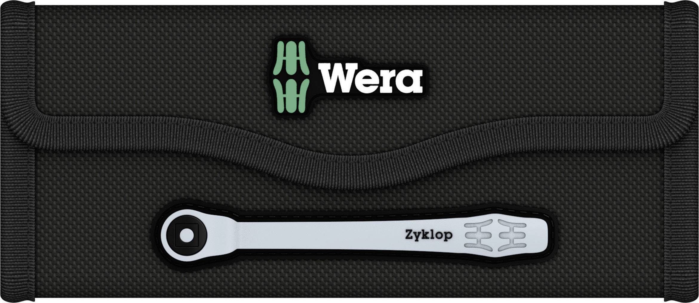 Eine schwarze Werkzeugtasche von 'Wera' mit einer Zyklop-Knarre, teilweise sichtbar vorne eingesteckt.